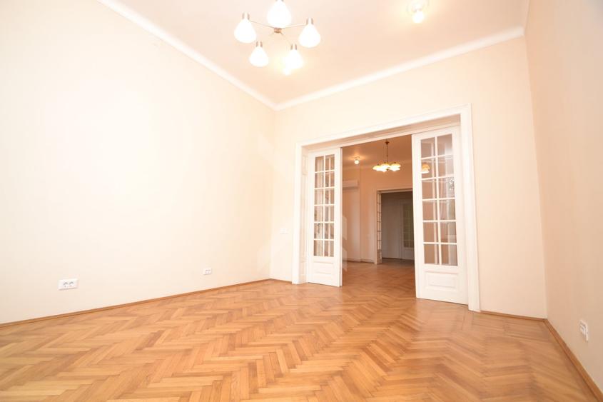 Apartament cu 4 camere semidecomandat în Cotroceni