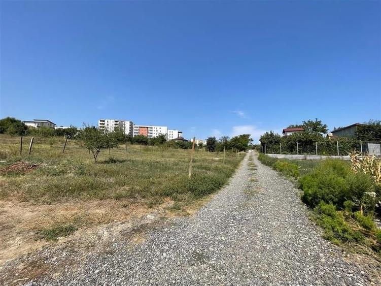Teren Construcții intravilan de 427 mp, în Peco
