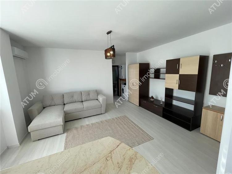 Apartament cu 2 camere semidecomandat, mobilat în Exterior Sud