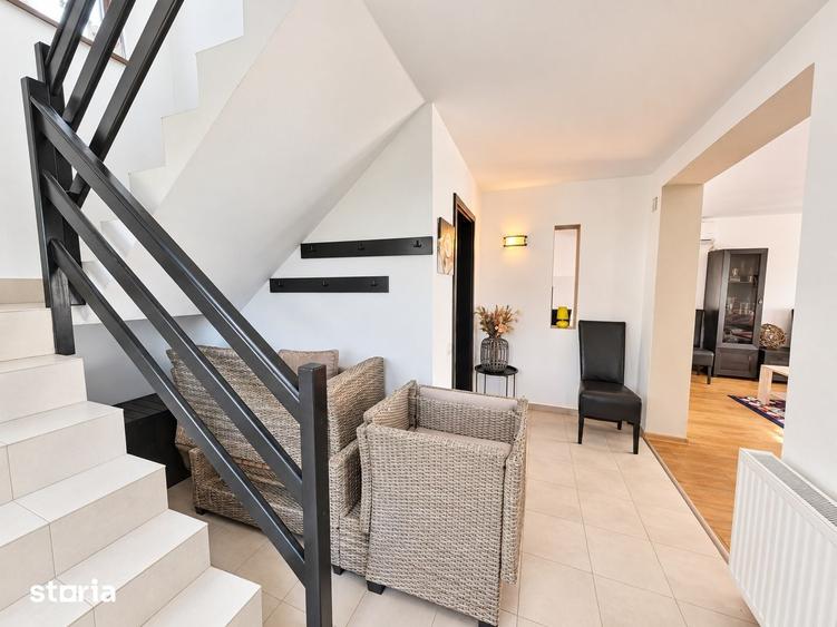 Casă cu 5 camere cu Teren 4258 Mp în Hangu