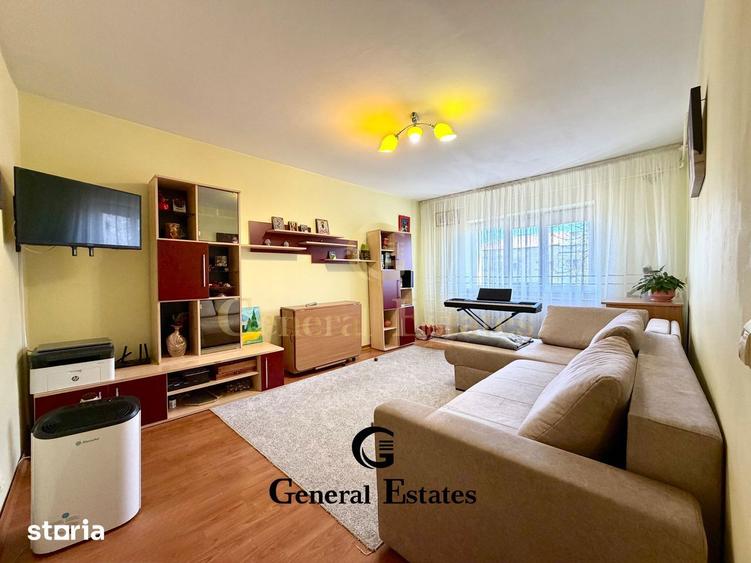 Apartament cu 3 camere decomandat în Nicolina