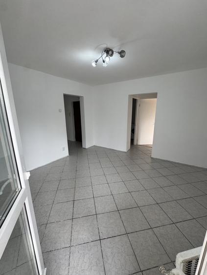 Apartament cu 2 camere semidecomandat în Republicii