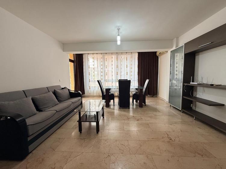 Apartament cu 2 camere semidecomandat în Centru Civic