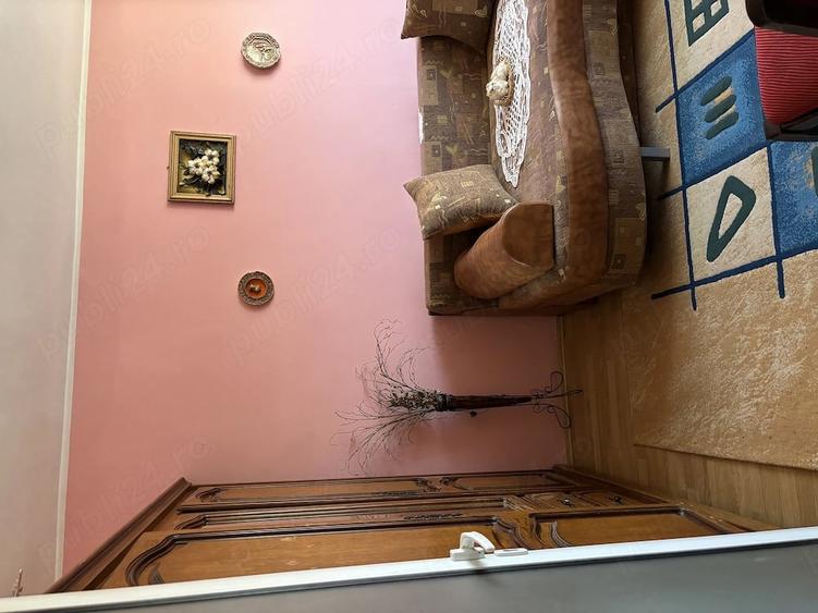 Apartament cu 3 camere semidecomandat în Străoane