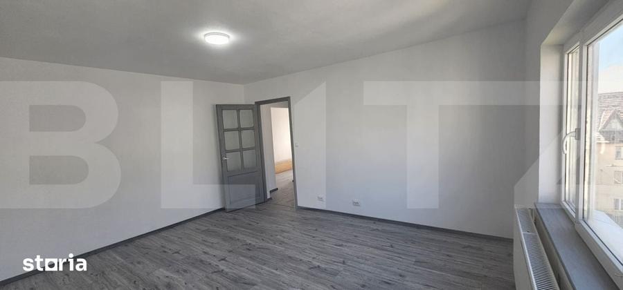 Apartament cu 3 camere decomandat în Central