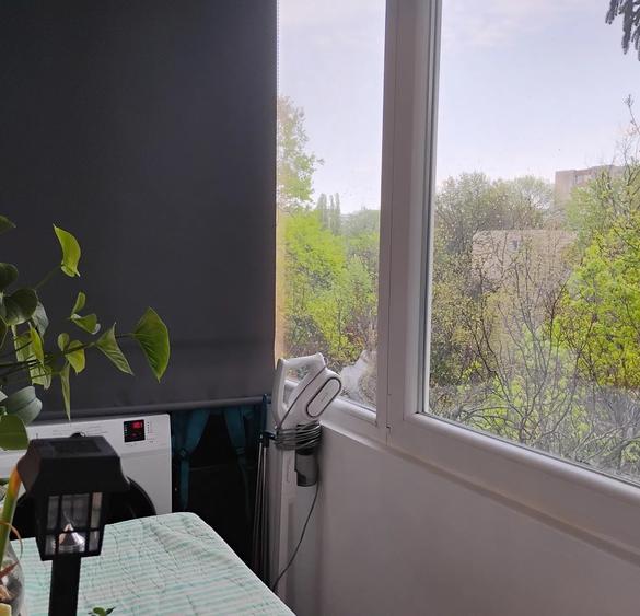 Apartament cu 3 camere semidecomandat în Brâncoveanu