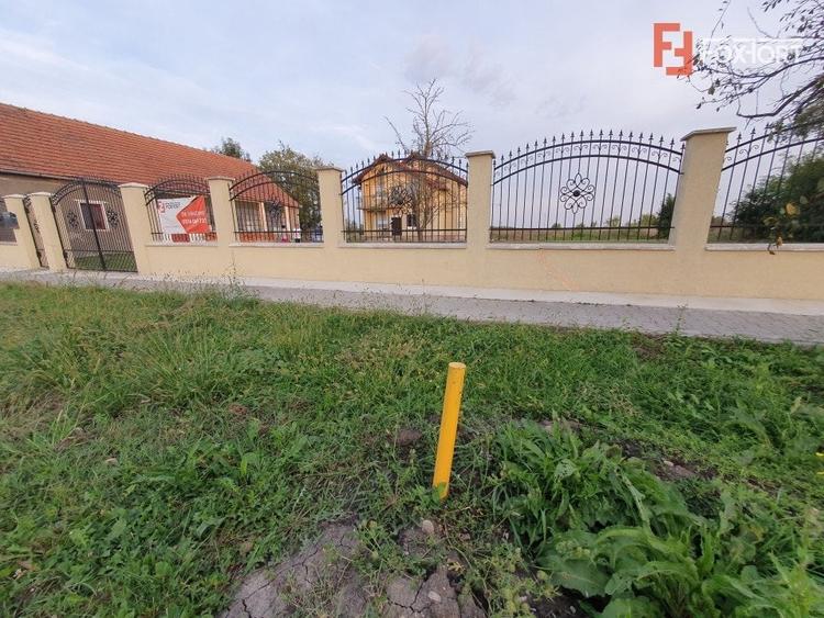 Casă individuală cu 5 camere cu Canalizare în Breștea