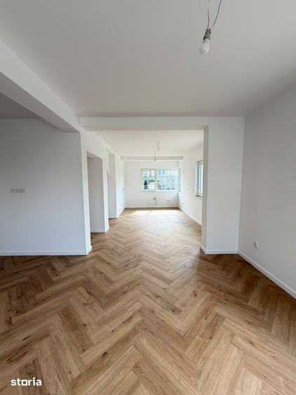 Casă cu 5 camere cu Teren 432 Mp în Chinteni