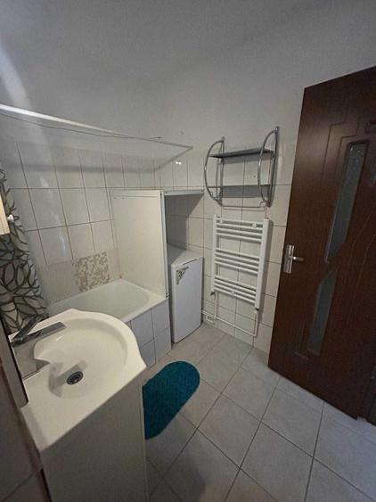 Apartament cu 2 camere decomandat în Craiovița Nouă