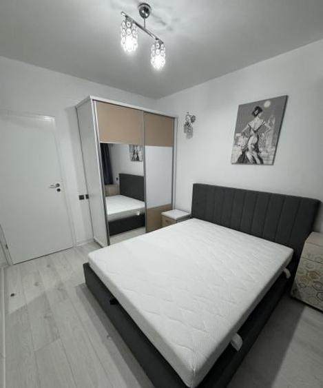 Apartament cu 2 camere decomandat, mobilat în Titan