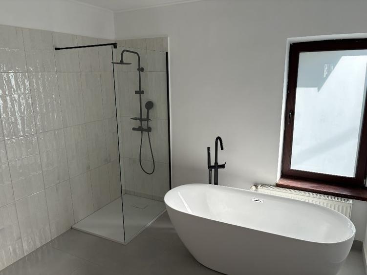 Duplex cu 5 camere cu Garaj în Fundeni