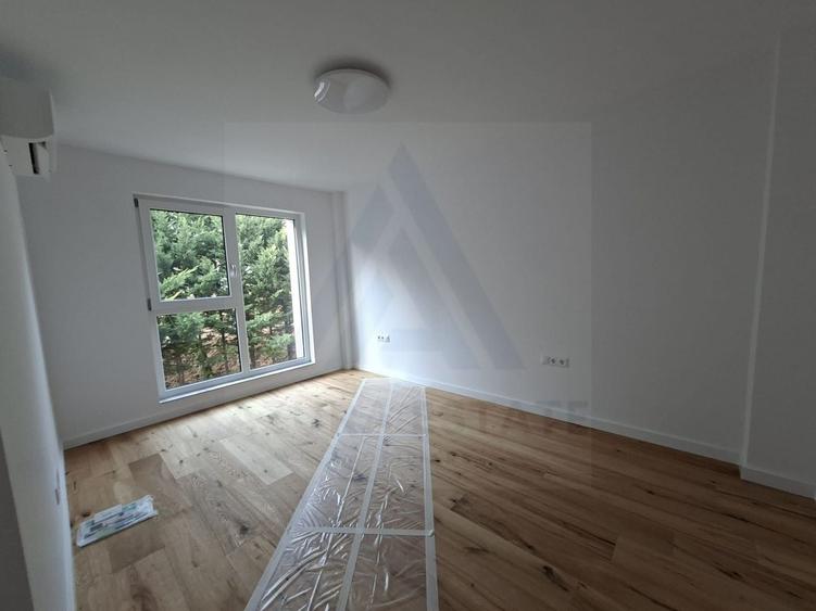 Apartament cu 3 camere decomandat în Cristian