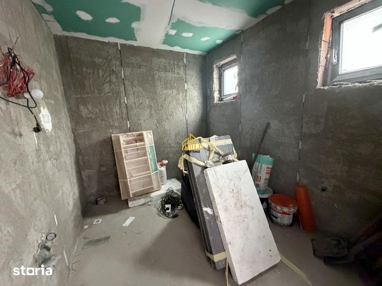 Casă cu 4 camere cu Teren 250 Mp în Prelungirea Ghencea