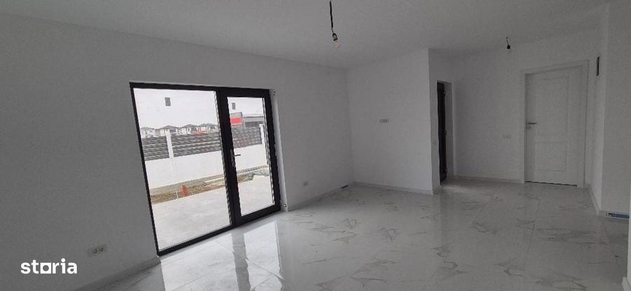 Casă cu 4 camere în Clinceni