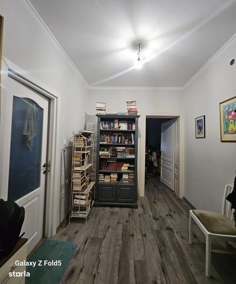 Casă cu 4 camere cu Teren 240 Mp în Central