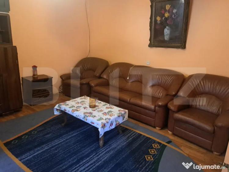 Casă cu 5 camere cu Canalizare în Central