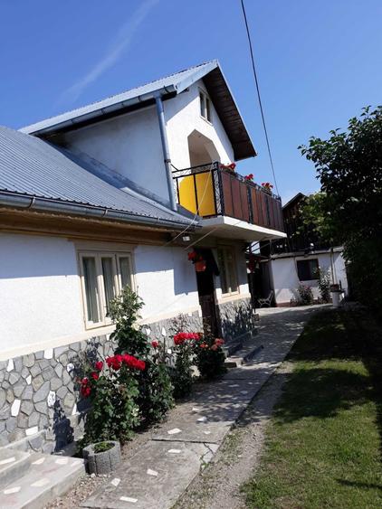 Casă cu 4 camere în