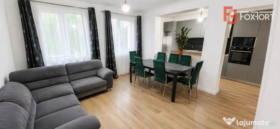 Casă cu 5 camere cu Teren 487 Mp în Plopi