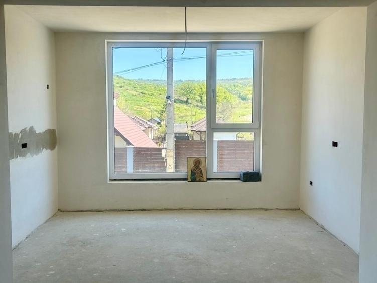 Casă individuală cu 5 camere în Central