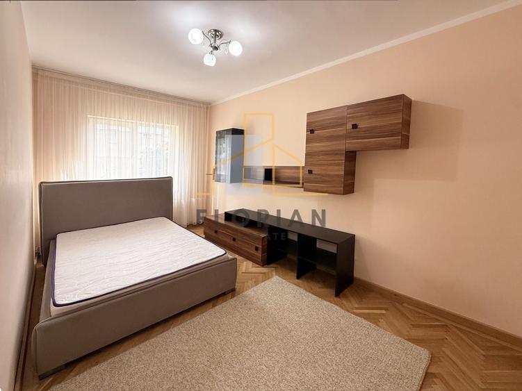 Apartament cu 4 camere decomandat, mobilat în Neptun