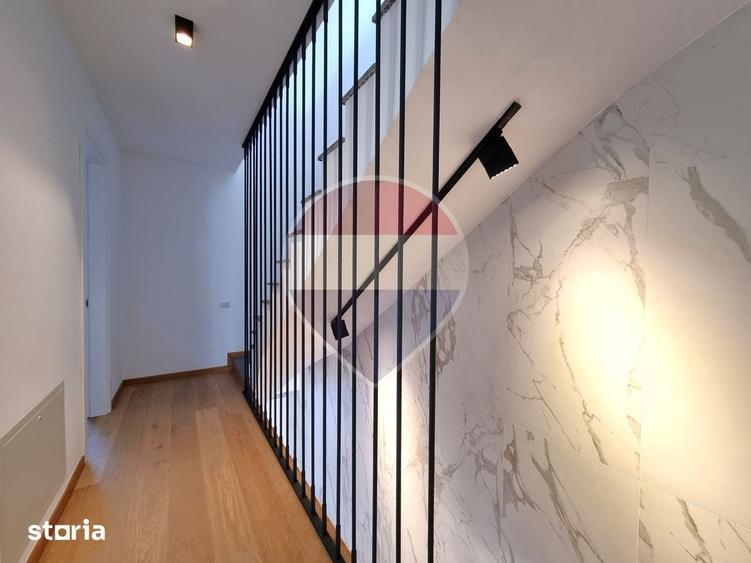 Casă cu 5 camere cu Teren 340 Mp în Ștefan cel Mare