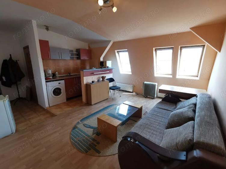Apartament cu 2 camere semidecomandat în Complex Studențesc