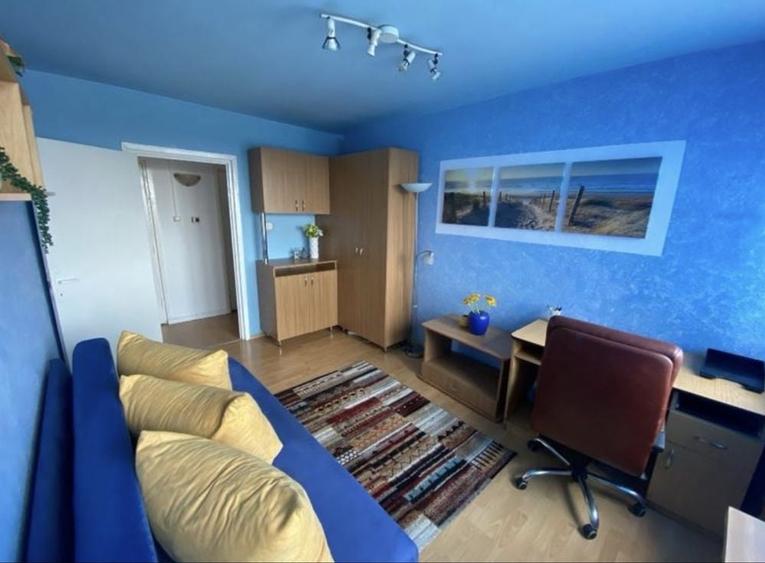 Apartament cu 3 camere decomandat în P-ța Maria
