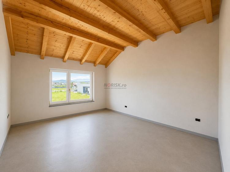Casă individuală cu 4 camere cu Garaj în Săvinești