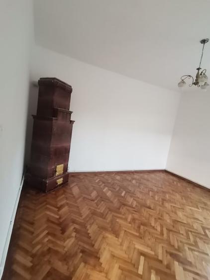 Casă individuală cu 4 camere cu Canalizare în Gruia