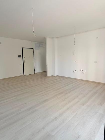 Apartament cu 2 camere decomandat în Costin Georgian