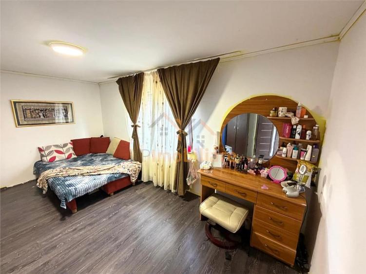Casă cu 3 camere cu Teren 550 Mp în Central