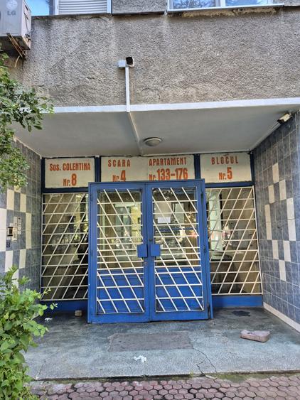Apartament cu 3 camere semidecomandat în Colentina