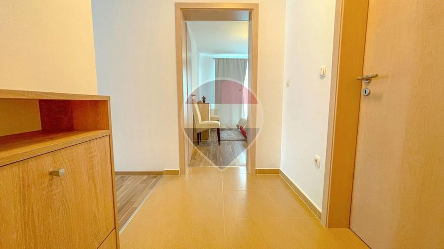Apartament cu 2 camere decomandat, mobilat în Tractorul