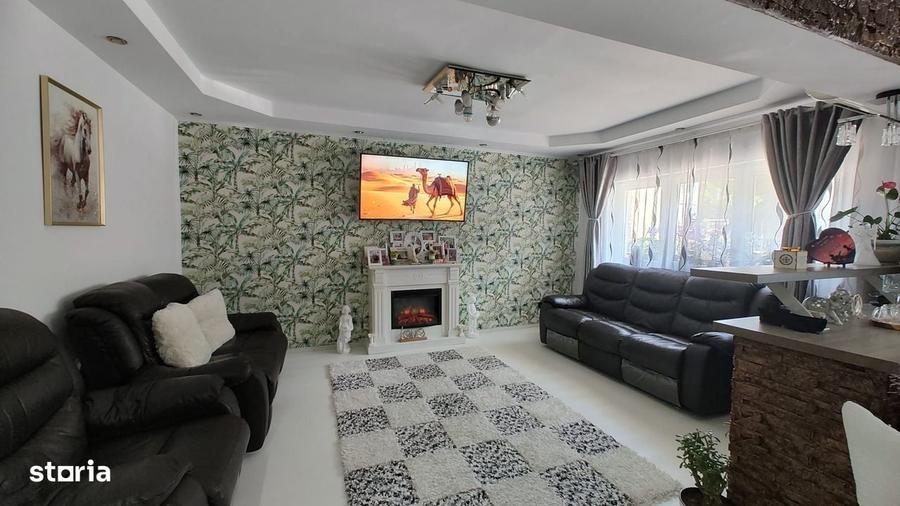Apartament cu 3 camere decomandat în Decebal