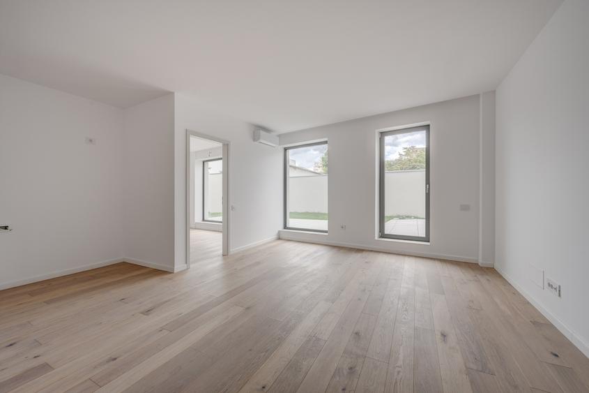 Apartament cu 4 camere semidecomandat în Timpuri Noi