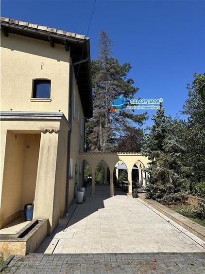 Casă cu 5 camere cu Teren 4500 Mp în Snagov