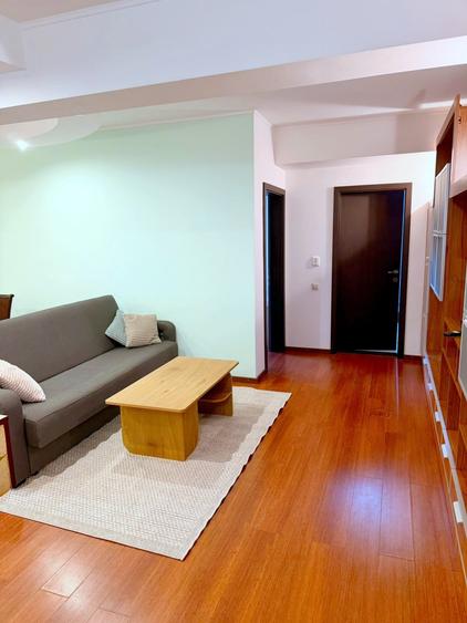 Apartament cu 2 camere semidecomandat, mobilat în Bună Ziua