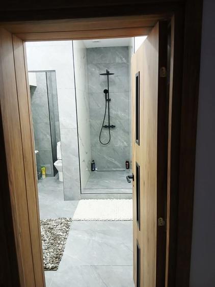 Vand apartament cu 3 camere 72 m2 utili in Busteni zona centrala - 2