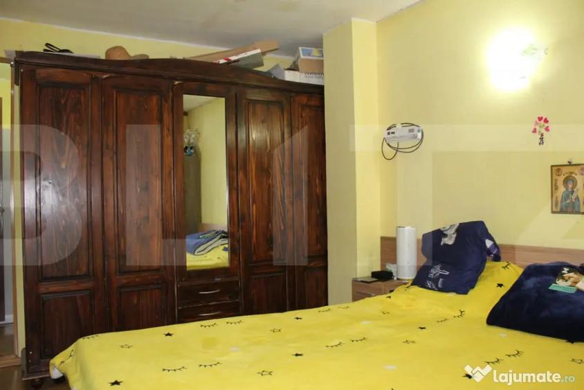 Casă cu 7 camere cu Teren 1580 Mp în Central