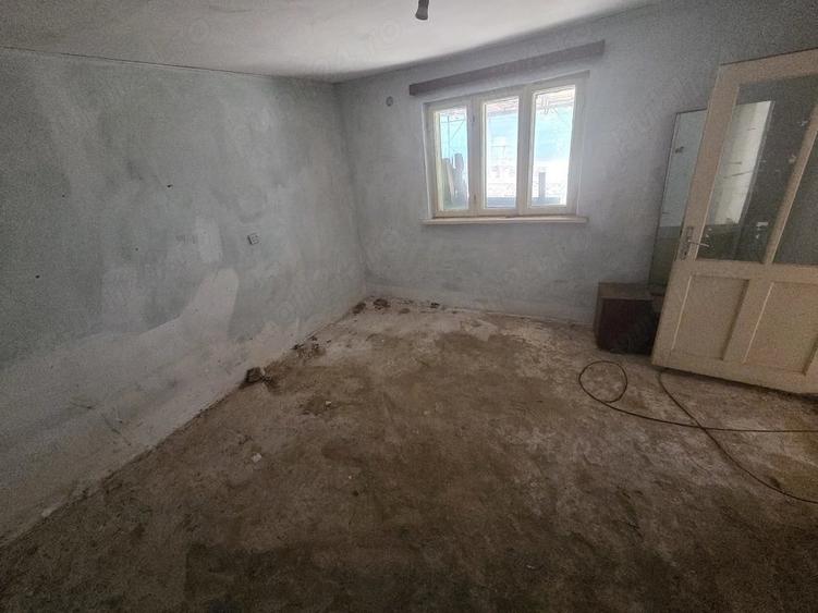 Casă cu 3 camere cu Teren 365 Mp în Est