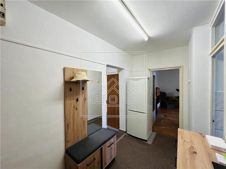 Apartament cu 3 camere decomandat în Terezian