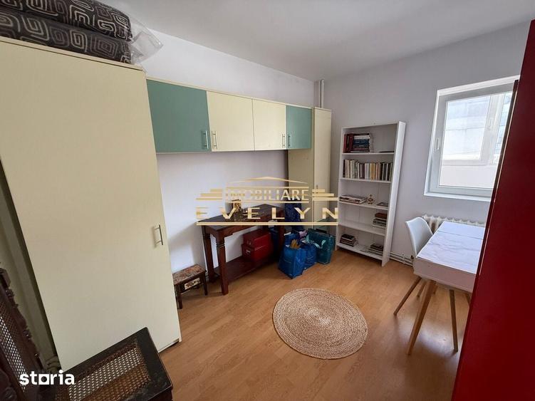 Apartament cu 3 camere decomandat în Central