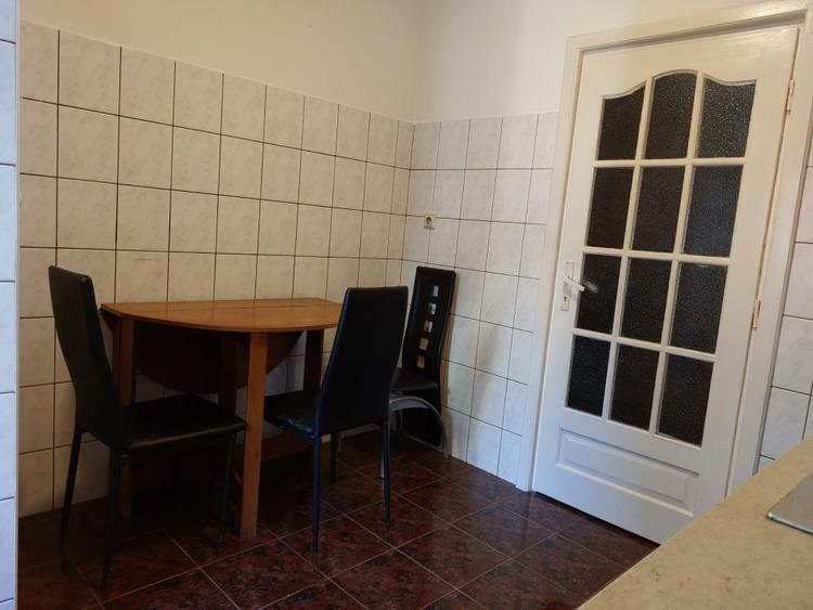 Apartament cu 3 camere decomandat, mobilat în Girocului