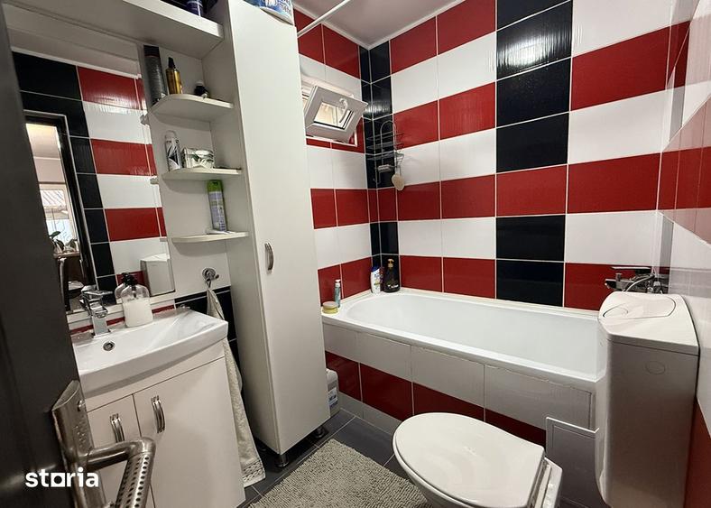 Casă cu 6 camere cu Teren 402 Mp în Decebal