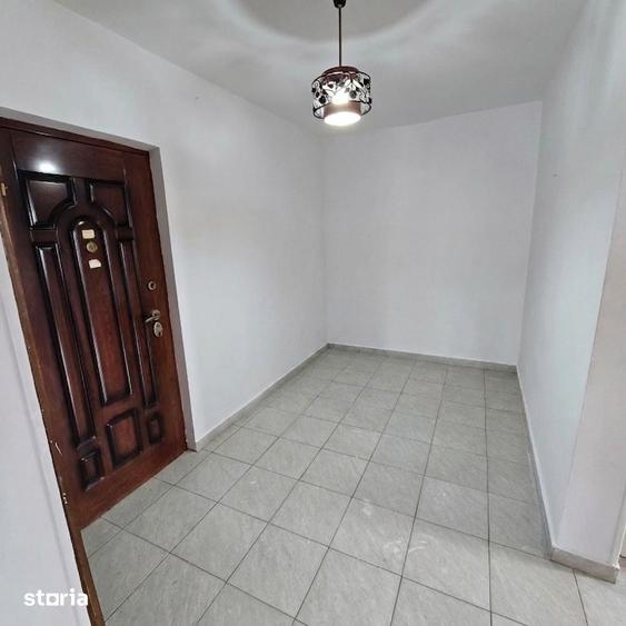 Apartament cu 2 camere decomandat în Cornișa