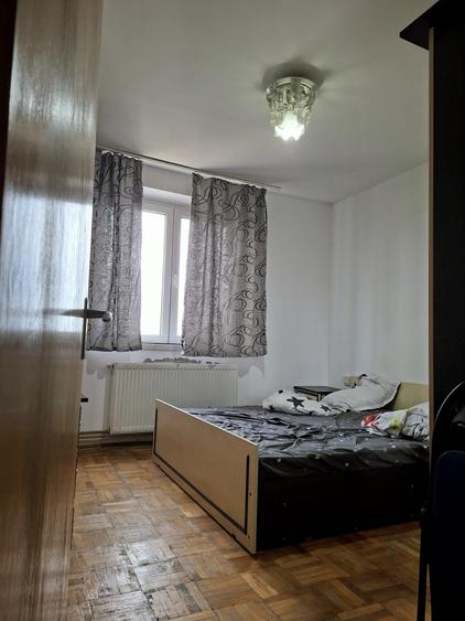 Apartament cu 2 camere semidecomandat în Craiovei
