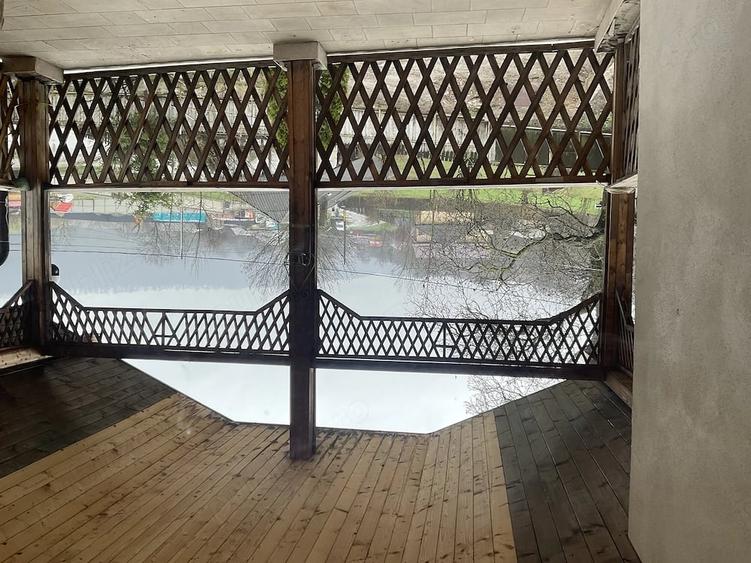 Casă cu Teren 1087 Mp în Poienari