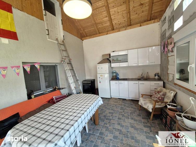 Casă cu 4 camere cu Canalizare în Central