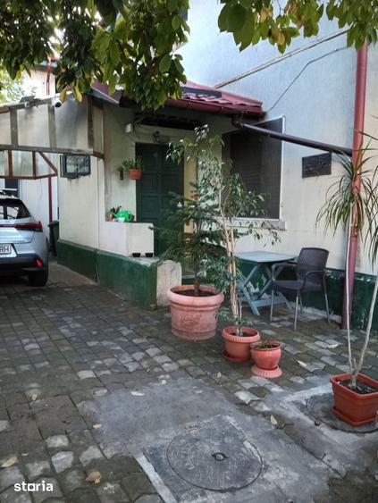 Casă cu 7 camere cu Teren 240 Mp în Giurgiului
