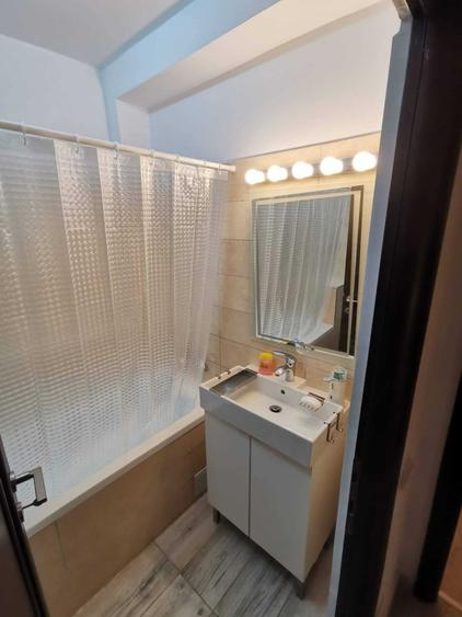 Casă cu 4 camere cu Teren 300 Mp în Băneasa